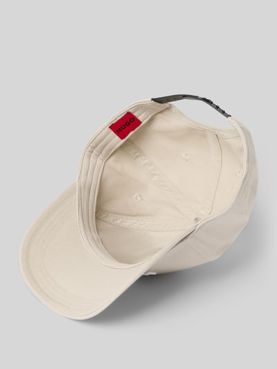 Produktfoto, Basecap mit Label-Stitching Modell 'Jude' von HUGO aus reiner Baumwolle, unifarbenes Design, verstärkter Schirm, helle Farbe