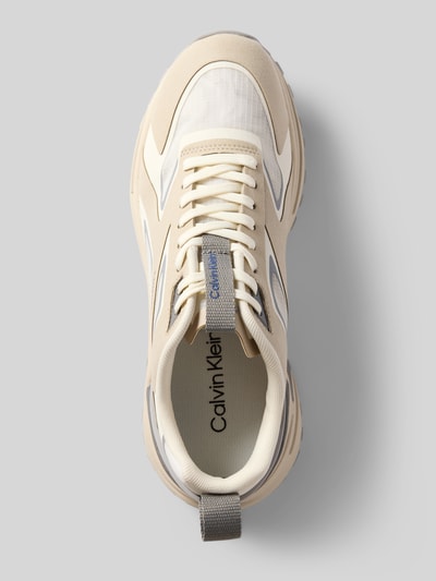 Produktfoto, Low Top Sneaker mit Label-Detail Modell 'HIKE RUN' von CK Calvin Klein, mehrfarbig, abgerundete Schuhspitze, Plateau, Label-Applikation, Zuglasche, Mesh-Detail, Schnürung, profilierte Sohle, Damen Sneaker, Low-Top-Optik