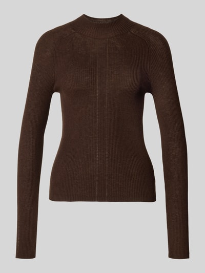 Produktfoto, dunkelbrauner Strickpullover mit Woll-Anteil von MYON, eng anliegend, Stehkragen, Ripp-Optik, vorderseitiges Lochmuster