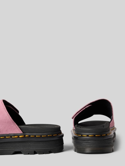 Productfoto, sandaaltjes van echt leer in de vorm van sandalen, comfortmodel met klittenbandsluiting, ZebZag Slide van Dr. Martens, leren detail, hakhoogte maat 40: 6 cm, roze met zwarte zool, labeldetail