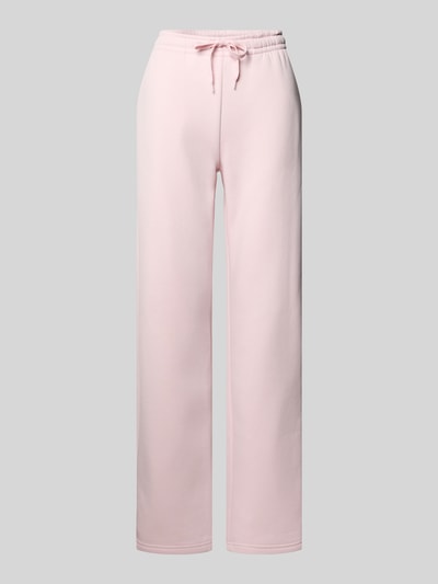 Produktfoto, rosa Sweatpants mit elastischem Bund Modell 'Iconic' von Gina Tricot, Baumwoll-Mix, Relaxed Fit, glatte Textur.