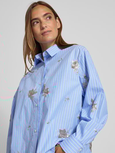 0039 Italy Hemdbluse mit Knopfleiste Modell 'ELSA' Hellblau 3