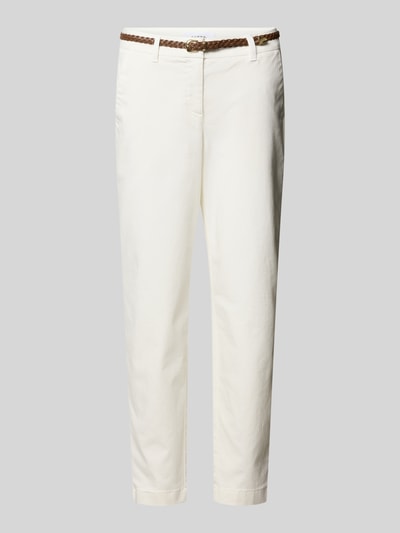Produktfoto, Hose mit Gesäßtaschen und Gürtel von Comma aus cremefarbenem Baumwoll-Mix mit Stretch-Anteil, Regular-Fit, glatte Textur.