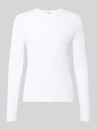 Produktfoto, weißes Slim Fit Longsleeve aus reiner Baumwolle mit Strukturmuster, Rundhalsausschnitt, Modell 'Enil' von DRYKORN.