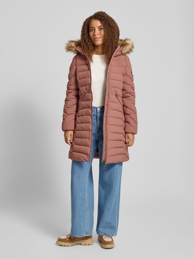 Superdry Płaszcz pikowany o kroju regular fit z obszyciem ze sztucznego futra model ‘Fuji’ Jasnobrązowy 1