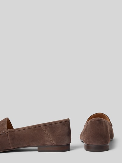Produktfoto, Slipper aus echtem Leder mit Zierbesatz von INUOVO, braun, glatte Sohle, abgerundete Passform, Echtleder, Absatzhöhe 1 cm, Schafthöhe 5 cm, Schaftweite 13 cm