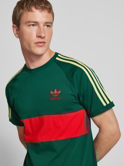 adidas Originals T-Shirt mit Label-Stitching Bottle 3