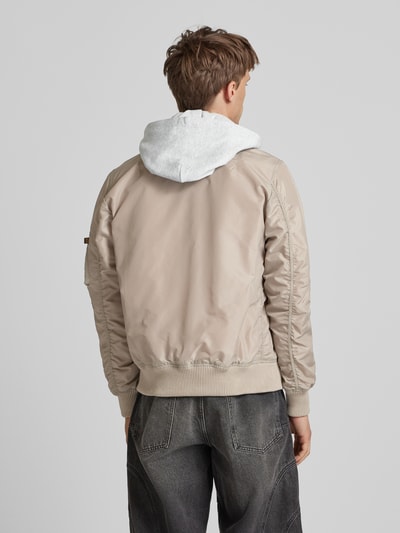 Alpha Industries Jacke mit Label-Patch Sand 5