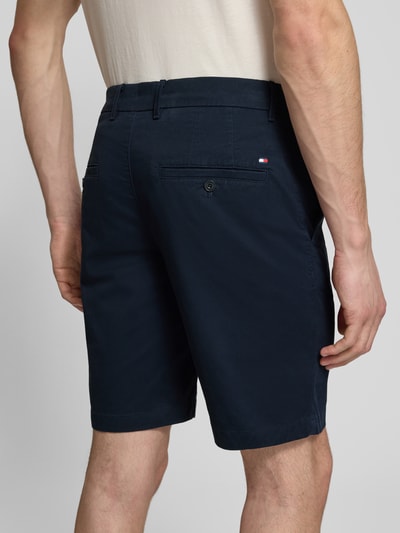Tommy Hilfiger Bermudy o kroju regular fit z mieszanki bawełny Granatowy 3