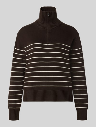 Produktfoto, Regular Fit Pullover aus reiner Baumwolle von MANGO in Dunkelbraun mit weißen Streifen, Troyer-Kragen, Strick-Optik, elastische Abschlüsse, Rückenlänge 55 cm, Ärmellänge 59 cm