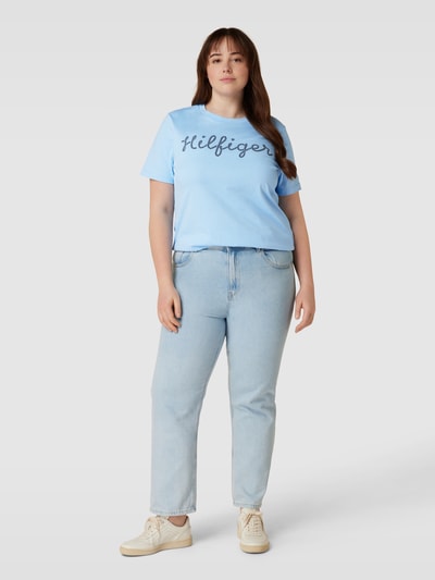 Tommy Hilfiger Curve T-shirt PLUS SIZE z detalami z logo Oceaniczny 1