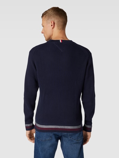 Tommy Hilfiger Sweter z dzianiny z wyhaftowanym logo model ‘SHADOW’ Granatowy 5