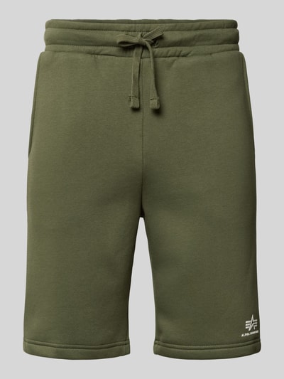 Produktfoto, Shorts mit Eingrifftaschen und Logo-Print von Alpha Industries in Olivgrün, Baumwoll-Mix, Relaxed Fit, elastischer Bund, glatte Struktur