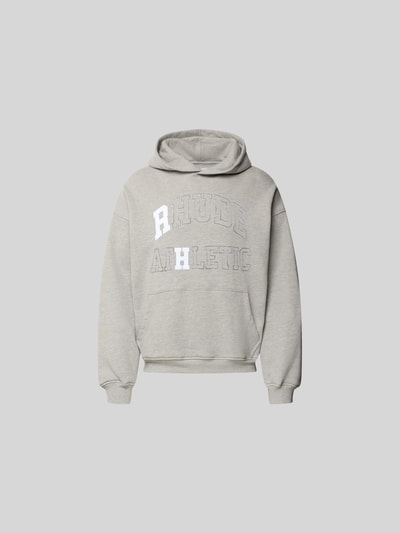 Produktfoto, Oversized Hoodie mit Logo-Stitching von Rhude aus Baumwoll-Mix in Hellgrau, Känguru-Tasche, elastische Abschlüsse, Oversized-Fit, Rückenlänge bei Größe M 66 cm.