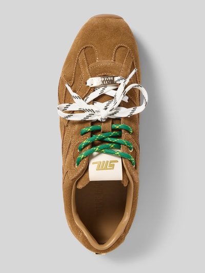 Produktfoto, Sneaker mit Label-Details Modell 'Asiel' van Steve Madden in bruin gecoat leer, afgeronde vorm, structuurzool, vetersluiting, maat 40