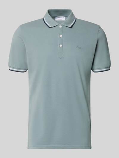 Produktfoto, Relaxed Fit Poloshirt mit Kontraststreifen von Lindbergh aus Reine Baumwolle, dezentes Grün, Knopfleiste, Label-Stitching, Rückenlänge 67 cm bei Größe M.