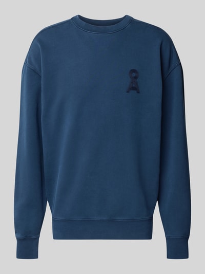 Produktfoto, Relaxed Fit Sweatshirt aus reiner Bio-Baumwolle Modell 'ICONIC GMT DYE' von Armedangels in Optik: Unifarben, Materialverarbeitung: Sweat, Logo-Stitching vorn, Rundhals, Langarm, Ärmelabschluss und Rumpfabschluss gerippt.