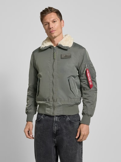 Alpha Industries Bomberjacke mit Reißverschluss und Label-Patch Oliv 4