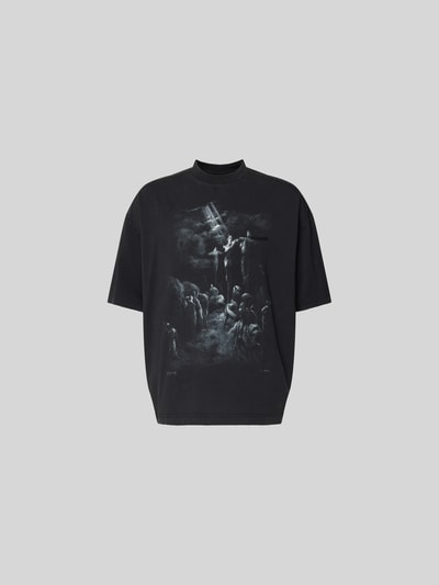 Produktfoto, Relaxed Fit T-Shirt aus Baumwolle von VETEMENTS, Herren T-Shirt in Schwarz, Motiv-Print, Destroyed-Look, Reine Baumwolle.