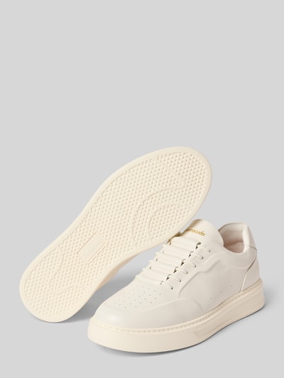 Productfoto, Sneaker aus Leder mit Label-Detail van Barracuda, heren sneakers van echt leer met afgeronde punt, vetersluiting en labeldetail, hakhoogte bij maat 44: 4 cm, schachthoogte bij maat 44: 8 cm, schachtbreedte bij maat 44: 9 cm. Zacht crème, gladde leertextuur, ronde vormen
