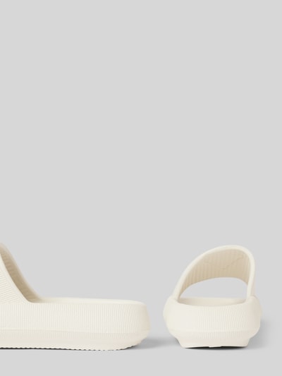 Guess Slides mit Label-Badge Offwhite 2