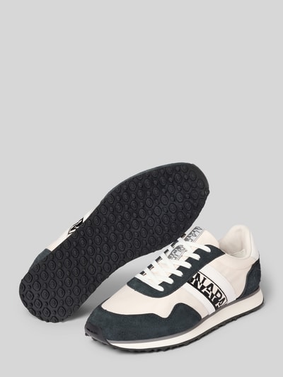 Produktfoto, Sneaker aus Leder-Textil-Mix Modell 'SHARD' von Napapijri in Weiß und Schwarz mit Label-Details, runde Spitze, Profilsohle