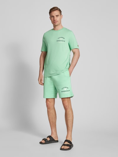 Lyle & Scott Sweatshorts met statement- en labelprint Lichtgroen - 1