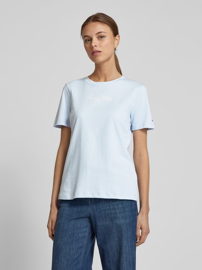 Tommy Hilfiger T-Shirt mit Label-Print Hellblau 4