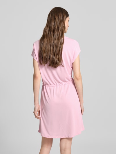 Only Getailleerde knielange jurk van viscosemix, model 'HANNAH' Roze - 5