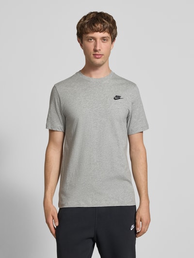 Nike T-Shirt mit Label-Stitching Hellgrau Melange 4