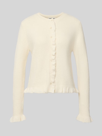 Produktfoto, Strickjacke mit Rundhalsausschnitt Modell 'Celandia' von mbyM in Creme, Rüschen, Knopfleiste, Material-Mix mit Woll-Anteil