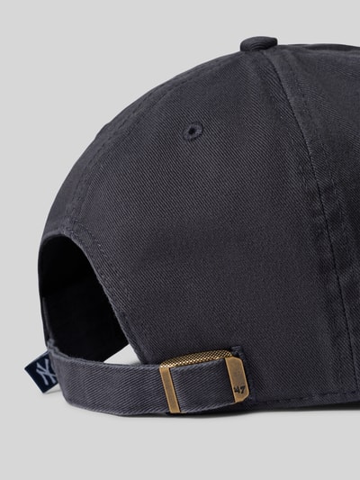 Productfoto, Basecap met labelstitching Model 'NEYYAN BASE RUNNER' van '47, Heren baseballpet van puur katoen, versterkte klep, in grootte verstelbaar