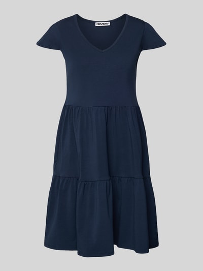 Produktfoto, Minikleid im Stufen-Look mit V-Ausschnitt von REVIEW in Dunkelblau, Baumwoll-Elasthan-Mix, A-Linie, strukturierte Oberfläche.