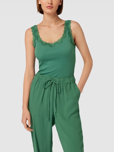 Soaked in Luxury Top mit Spitzenbesatz Modell 'Leandra' Gruen 4