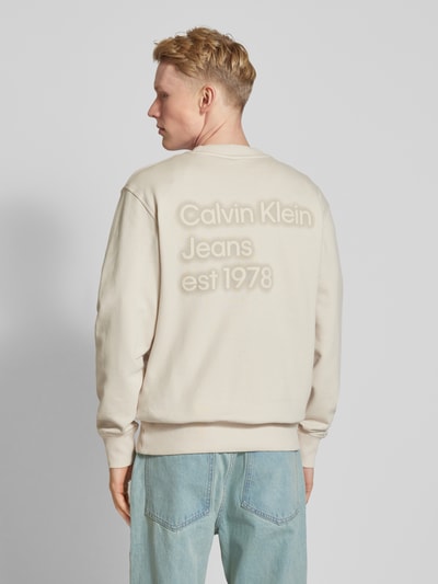 Calvin Klein Jeans Sweatshirt mit Label-Detail Offwhite 5