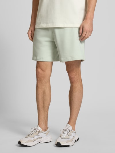 adidas Originals Szorty z dzianiny dresowej o kroju relaxed fit z czystej bawełny z wyhaftowanym logo Limonkowy 4