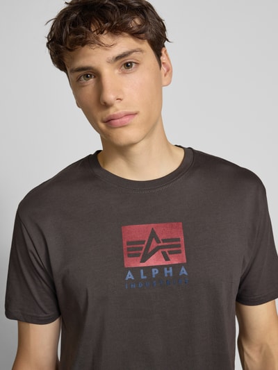 Alpha Industries T-Shirt mit Label-Print und Rundhalsausschnitt Anthrazit 3