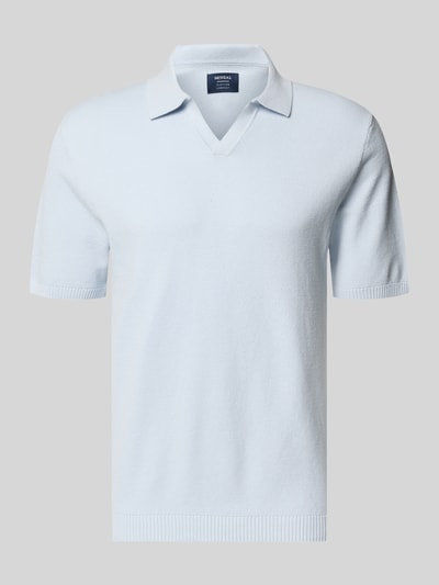 Produktfoto, Regular Fit Poloshirt mit gerippten Abschlüssen von MCNEAL aus reiner Baumwolle in hellem Blau, strukturierte Oberfläche
