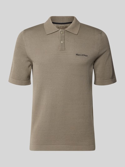 Produktfoto, jednokolorowa koszulka polo Regular Fit Poloshirt aus reiner Baumwolle Marc O'Polo × DFB Travel Collection od Marc O'Polo, efekt: jednolity kolor, krój: krój regular fit, aplikacja: wyhaftowane logo, naszywka z logo, kształt kołnierza: kołnierzyk polo, zapięcie: zapięcie na 2 guziki, rękaw: krótki rękaw, wykończenie materiału: dzianina, materiał: bawełna