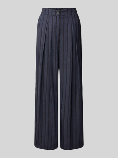 Produktfoto, dunkelblaue Weite Hose aus reiner Viskose von Jake*s Casual mit feinen schwarzen Streifen und glatter Struktur