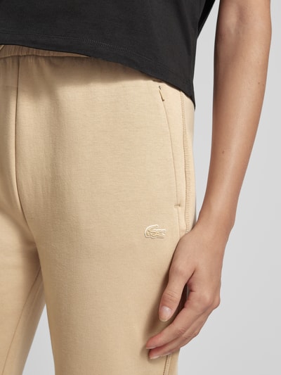 Lacoste Sport Relaxed Fit Sweatpants mit Label-Badge Sand 3