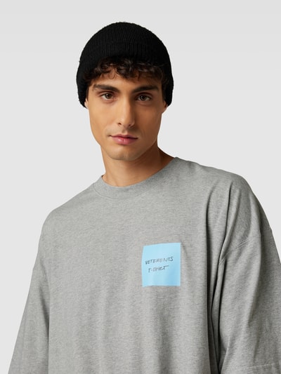 VETEMENTS Oversized T-Shirt in melierter Optik Hellgrau Melange 3