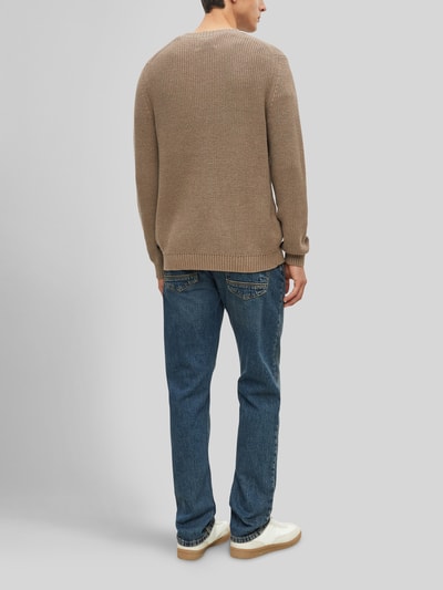 s.Oliver RED LABEL Regular Fit Strickpullover aus reiner Baumwolle mit Rundhalsausschnitt Mittelbraun 4