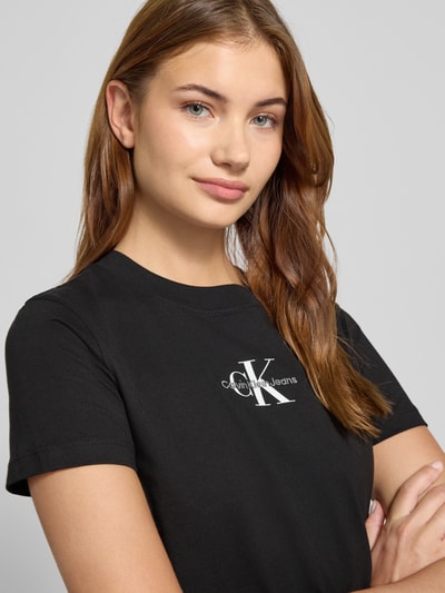 Calvin Klein Jeans T-shirt z wyhaftowanym logo i okrągłym dekoltem Czarny 3