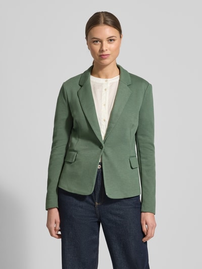 Frauenmodel trägt Regular Fit Kurzblazer mit Baumwoll-Anteil Modell 'JULIA' von Vero Moda, Optik: Unifarben, Piqué, Ganzkörperansicht von vorne.
