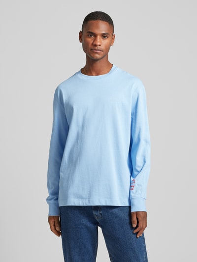 Mango Longsleeve mit Label-Print Blau 4