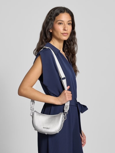 Hey Marly Handtasche mit Label-Applikation Modell 'Sporty Sister' Silber 1