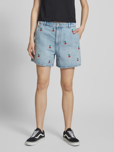 Review Jeansshorts mit Stitchings und Eingrifftaschen Hellblau 4