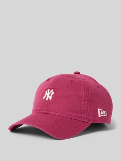 New Era Basecap mit Motiv-Stitching Modell 'MINI WASHED 9TWENTY®' Kirsche 1