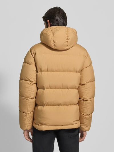 Peak Performance Gewatteerd jack met capuchon en labelstitching Zand - 5